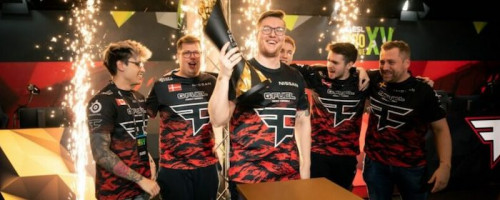 Sukses Besar, FaZe Clan Jadi Tim Nomor 1 Dunia di CS:GO HLT!